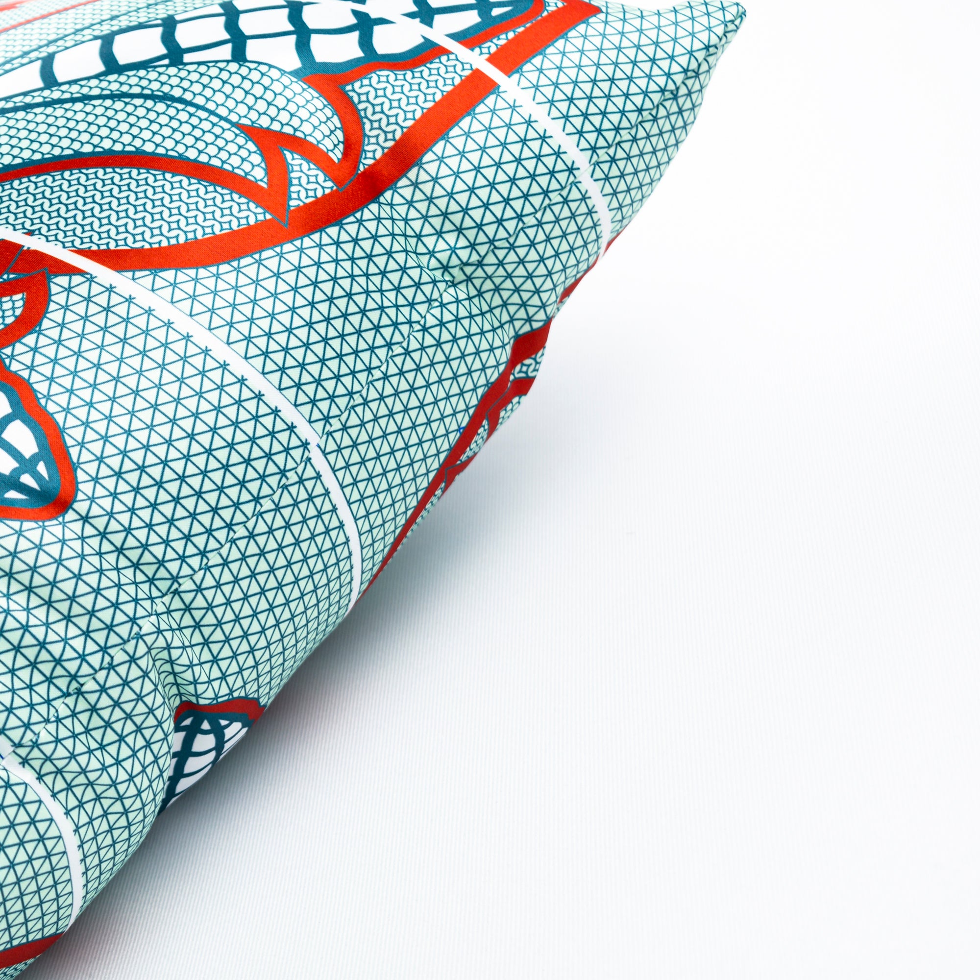 OBJECT: POONE EA BASOTHO WHITE & RED CUSHION COVER // REF: PW-SS-ST130